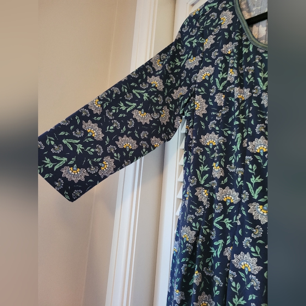 Max Studio navy paisley 3/4 sleeves midi dress no iron! Size large - Picture 6 of 6